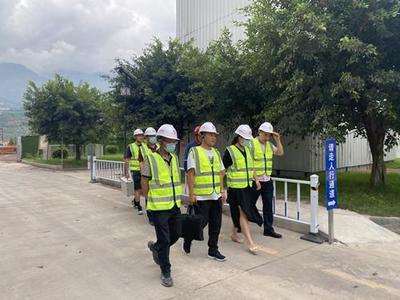 雅安市生态环境局核安全总工程师廖静姝一行来汉检查辐射安全工作，聚焦气体检测环节